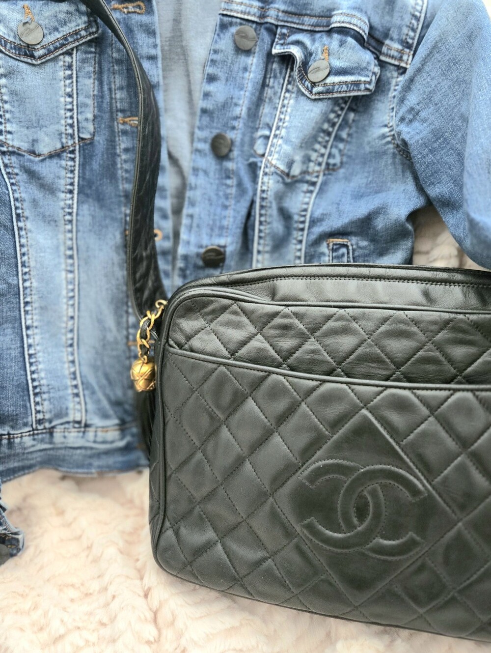 Authentic CHANEL CC Logo Quilted Camera Tassel Lambskin Vintage Bag Dustbag Set